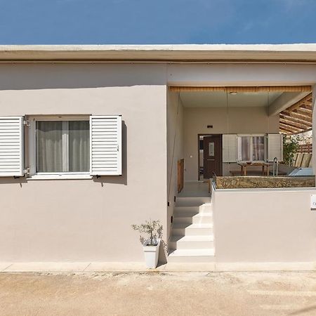 2 Bedroom Villa With Heated Swimming Pool-Spa Whirlpool-Bbq! Melidhonion  ภายนอก รูปภาพ